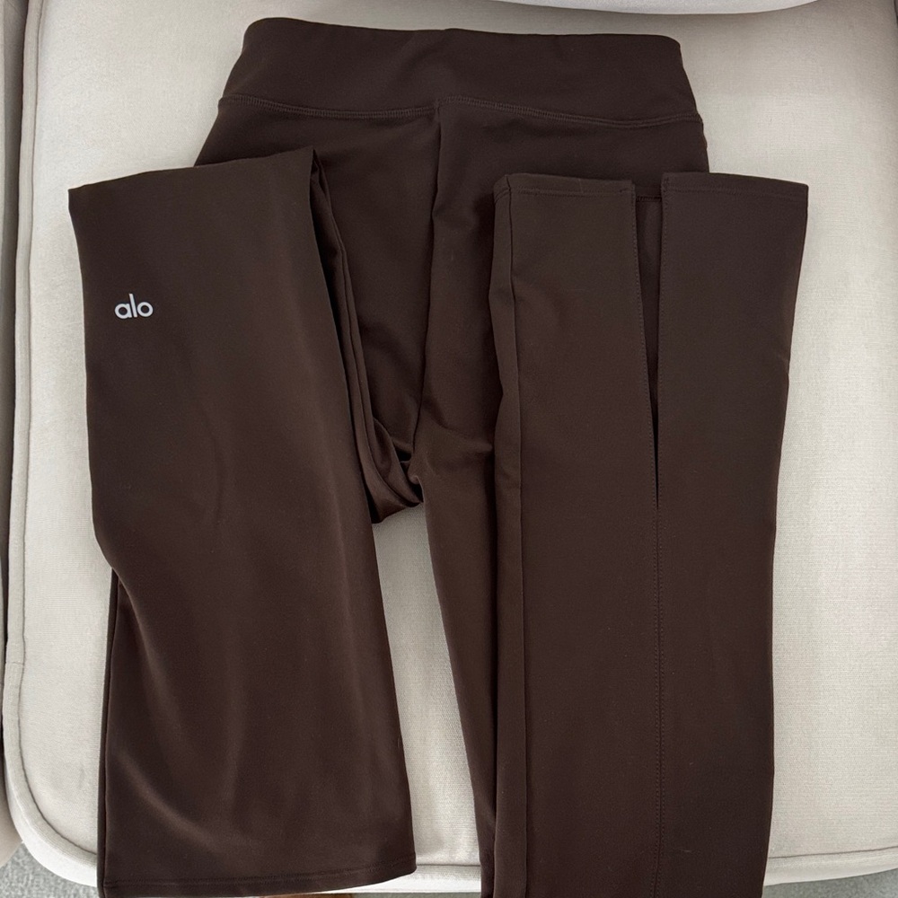 ALO Yoga Women’s XXS  Chocolate Flare Leggings